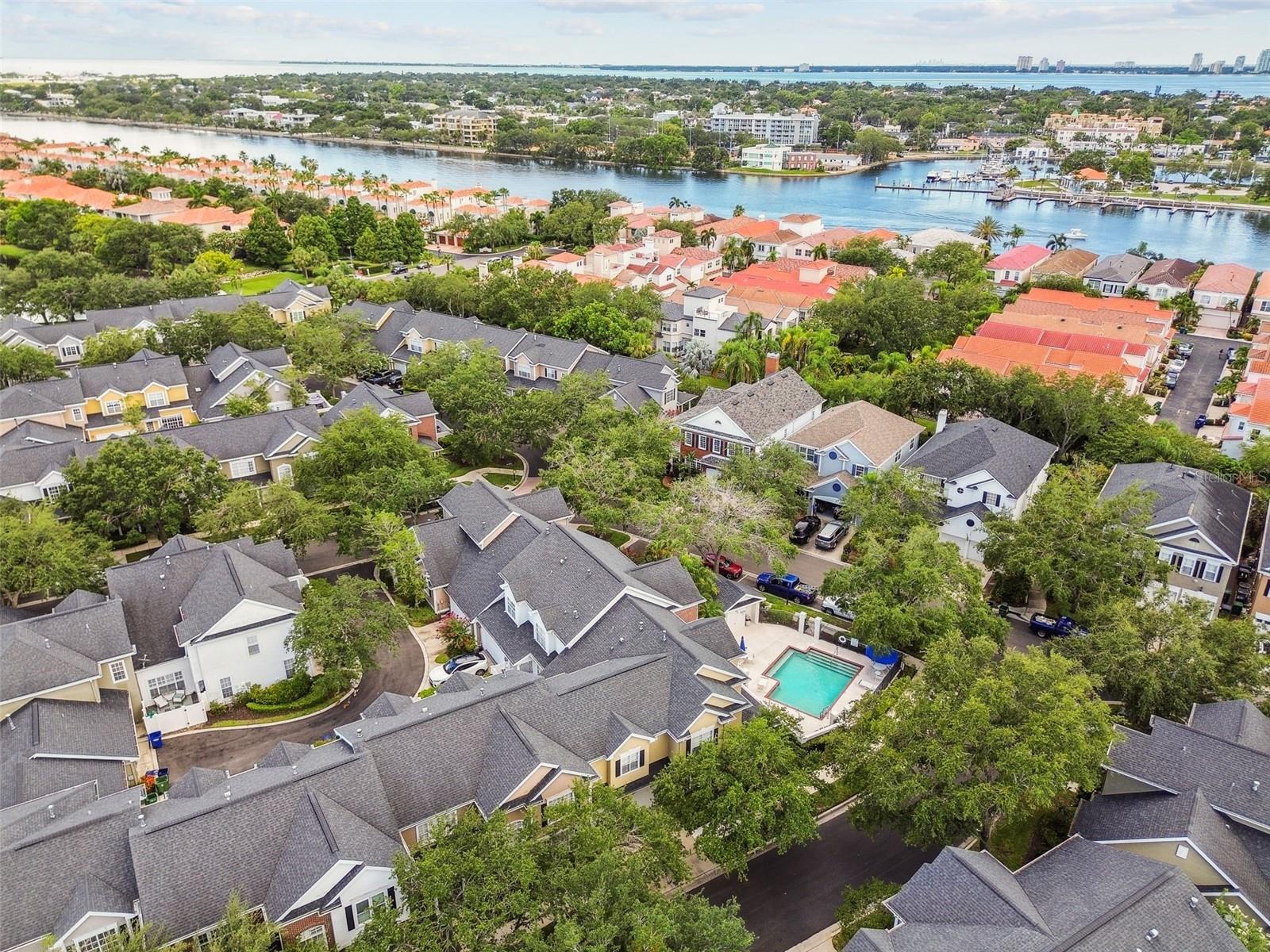 Tampa, Florida, 33602, United States, 4 Bedrooms Bedrooms, ,4 BathroomsBathrooms,Residential,For Sale,1976189