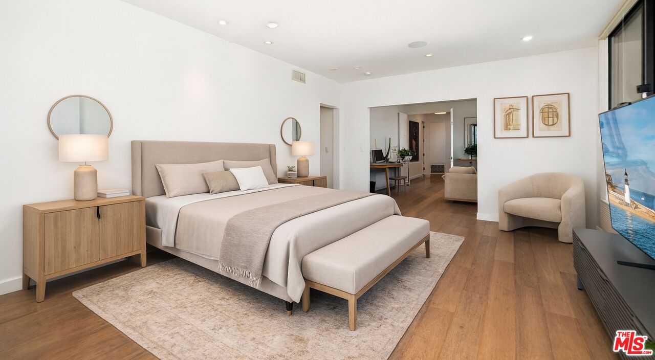 Los Angeles, California, 90046, United States, 5 Bedrooms Bedrooms, ,6 BathroomsBathrooms,Residential,For Sale,2000660