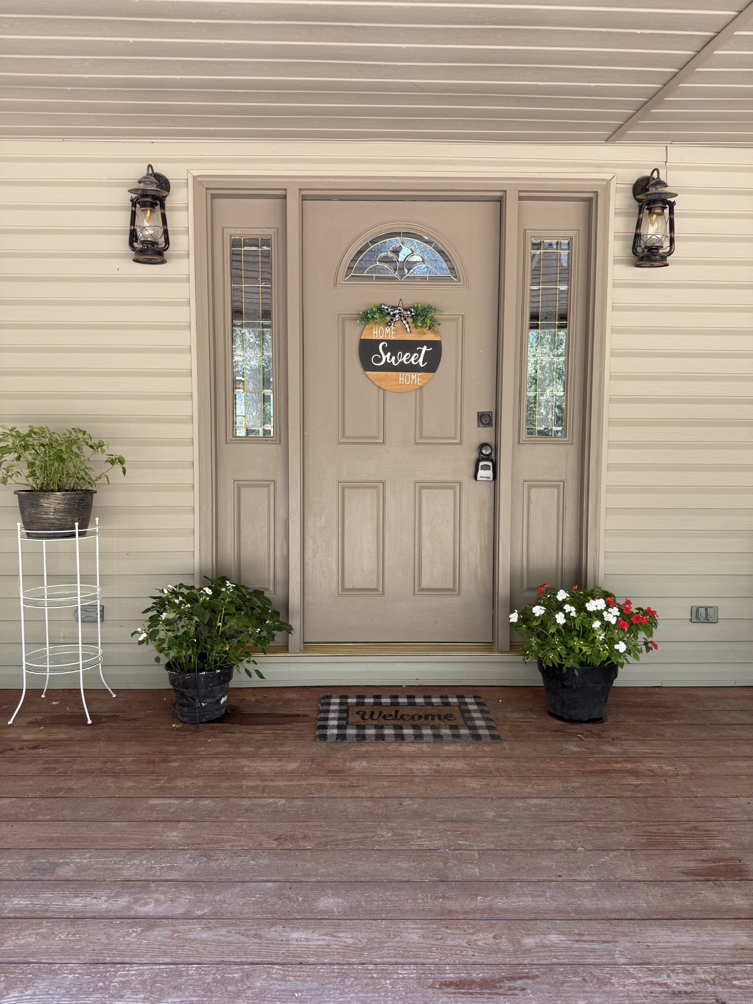 Mc Ewen, Tennessee, 37101, United States, 4 Bedrooms Bedrooms, ,3 BathroomsBathrooms,Residential,For Sale,1982794