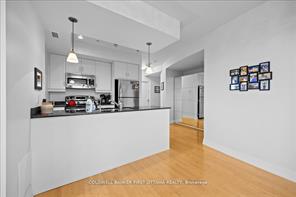 Ottawa, Ontario, K2A 1R8, CA, 2 Bedrooms Bedrooms, ,2 BathroomsBathrooms,Residential,For Sale,1989135