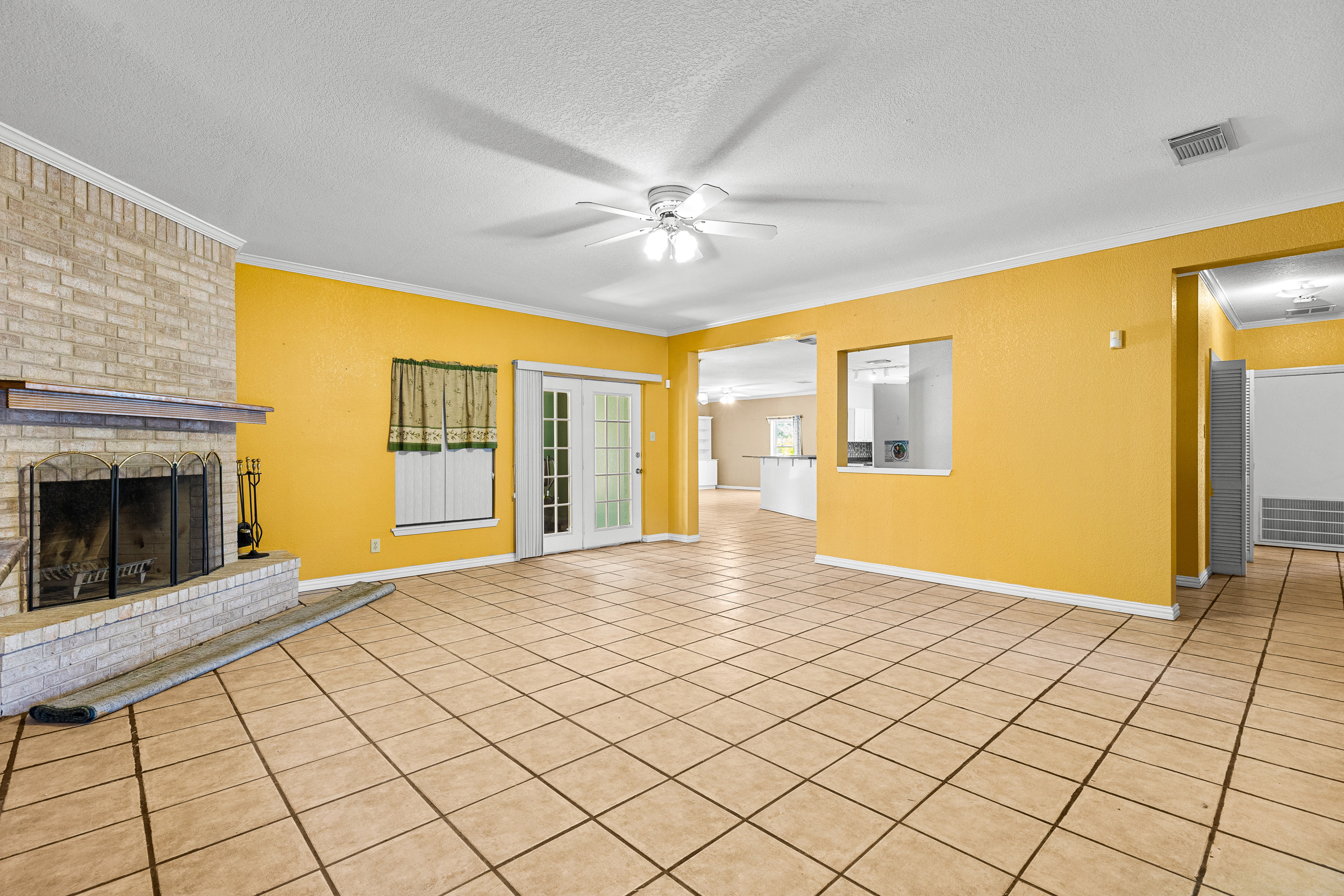 Adkins, Texas, 78101, United States, 4 Bedrooms Bedrooms, ,2 BathroomsBathrooms,Residential,For Sale,1979790