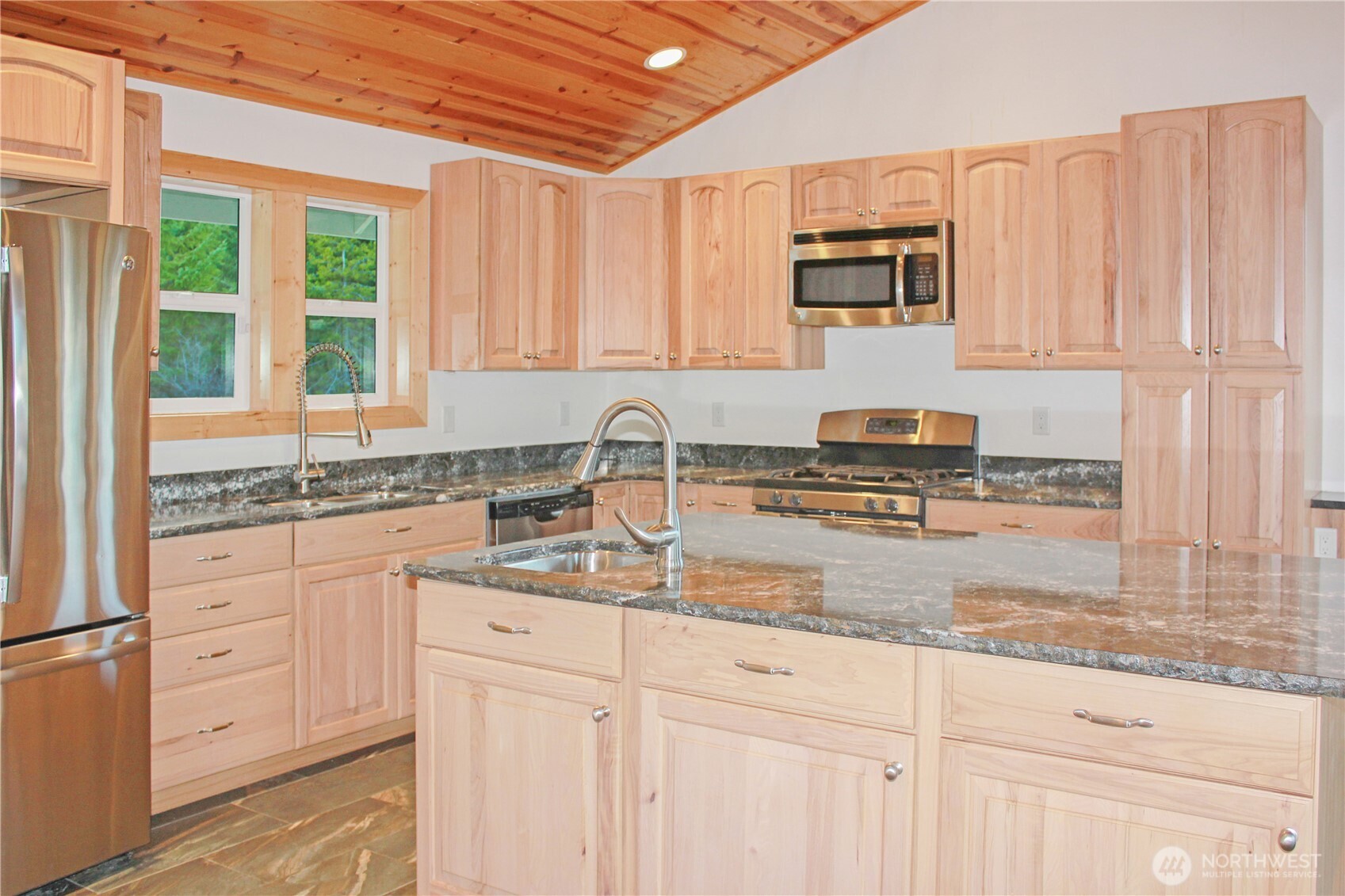 Cle Elum, Washington, 98922, United States, 3 Bedrooms Bedrooms, ,2 BathroomsBathrooms,Residential,For Sale,2001560