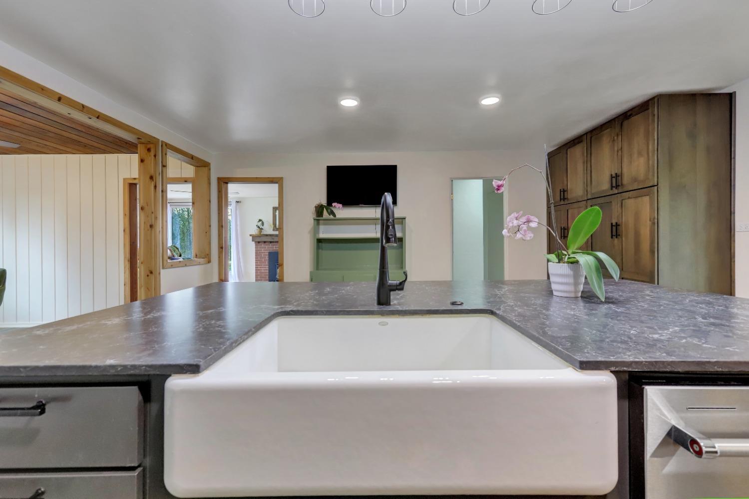 Nevada City, California, 95959, United States, 3 Bedrooms Bedrooms, ,2 BathroomsBathrooms,Residential,For Sale,1975020