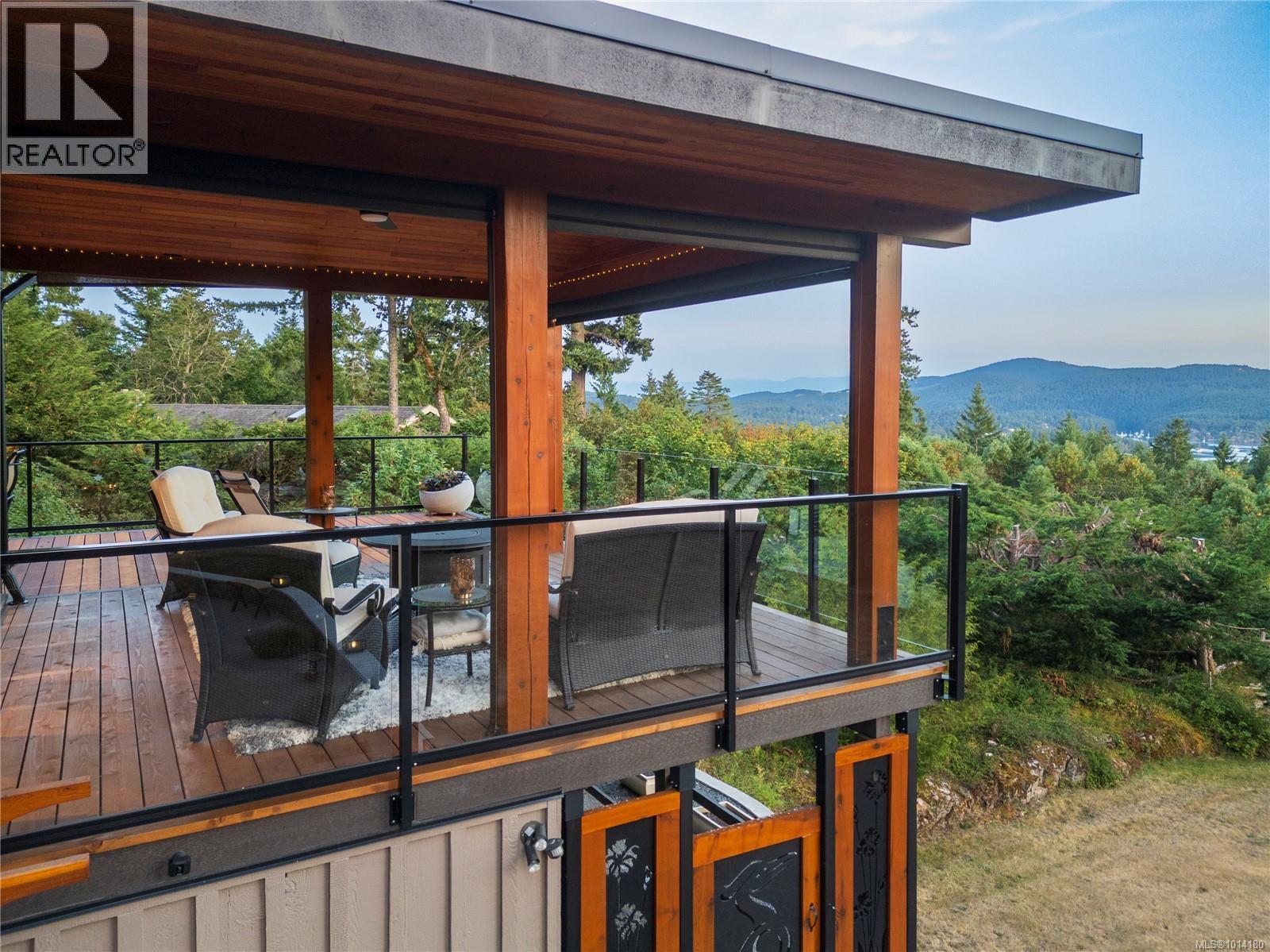 CENTRAL SAANICH, British Columbia, V8M 1S2, CA, 3 Bedrooms Bedrooms, ,4 BathroomsBathrooms,Residential,For Sale,1947352