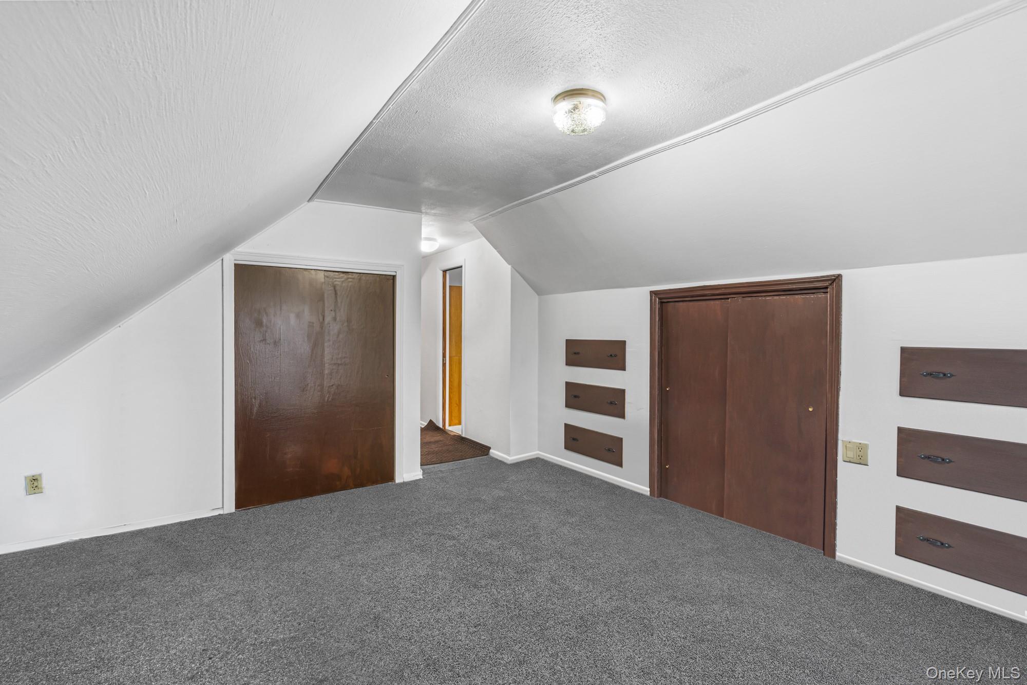  27-22 Bayside Lane, Flushing, NY, 11358 - 物件實景