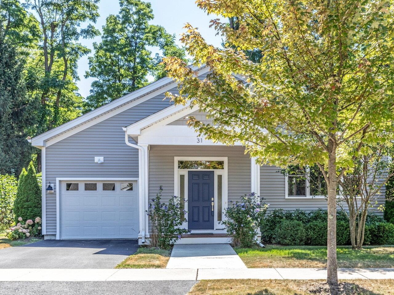 Burlington, Vermont, 05401, United States, 2 Bedrooms Bedrooms, ,2 BathroomsBathrooms,Residential,For Sale,1927206