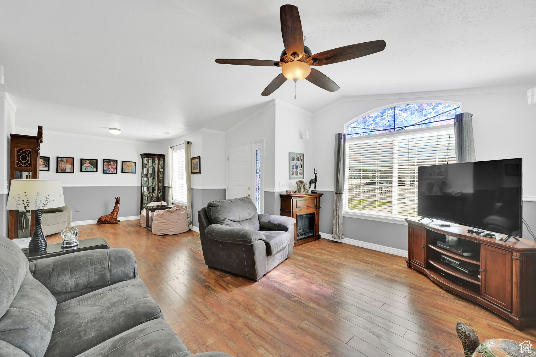 Farr West, Utah, 84404, United States, 4 Bedrooms Bedrooms, ,3 BathroomsBathrooms,Residential,For Sale,1865277
