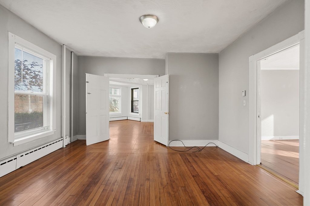 Southbridge, Massachusetts, 01550, United States, 7 Bedrooms Bedrooms, ,4 BathroomsBathrooms,Residential,For Sale,1990940