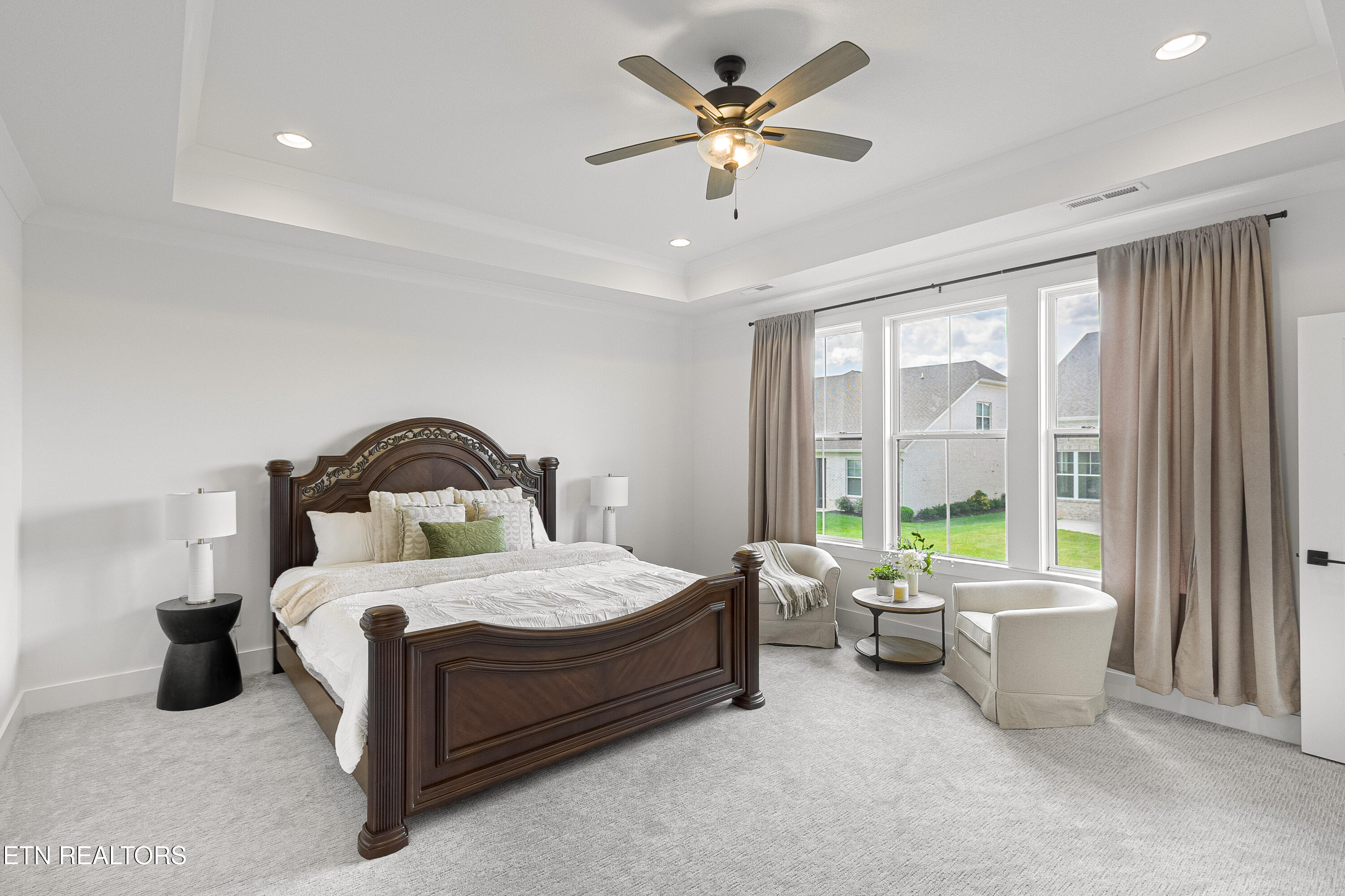 Knoxville, Tennessee, 37932, United States, 5 Bedrooms Bedrooms, ,4 BathroomsBathrooms,Residential,For Sale,2038881