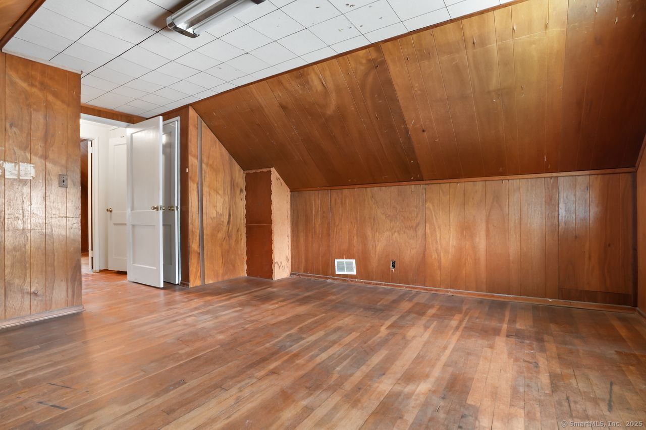 Stratford, Connecticut, 06615, United States, 3 Bedrooms Bedrooms, ,1 BathroomBathrooms,Residential,For Sale,1965569