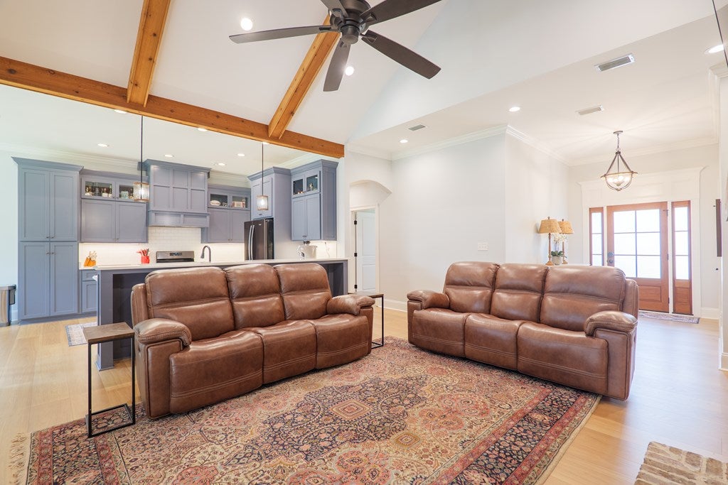 Valdosta, Georgia, 31601, United States, 4 Bedrooms Bedrooms, ,3 BathroomsBathrooms,Residential,For Sale,1991000