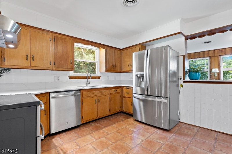 Clifton City, New Jersey, 07013-1523, United States, 3 Bedrooms Bedrooms, ,1 BathroomBathrooms,Residential,For Sale,1944968