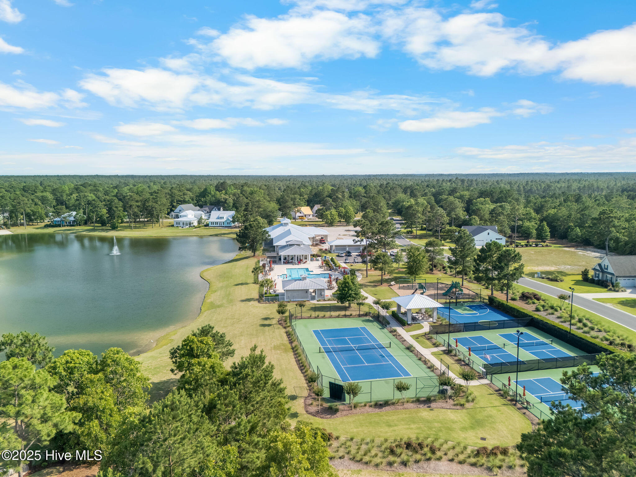 Leland, North Carolina, 28451, United States, 3 Bedrooms Bedrooms, ,4 BathroomsBathrooms,Residential,For Sale,1805134