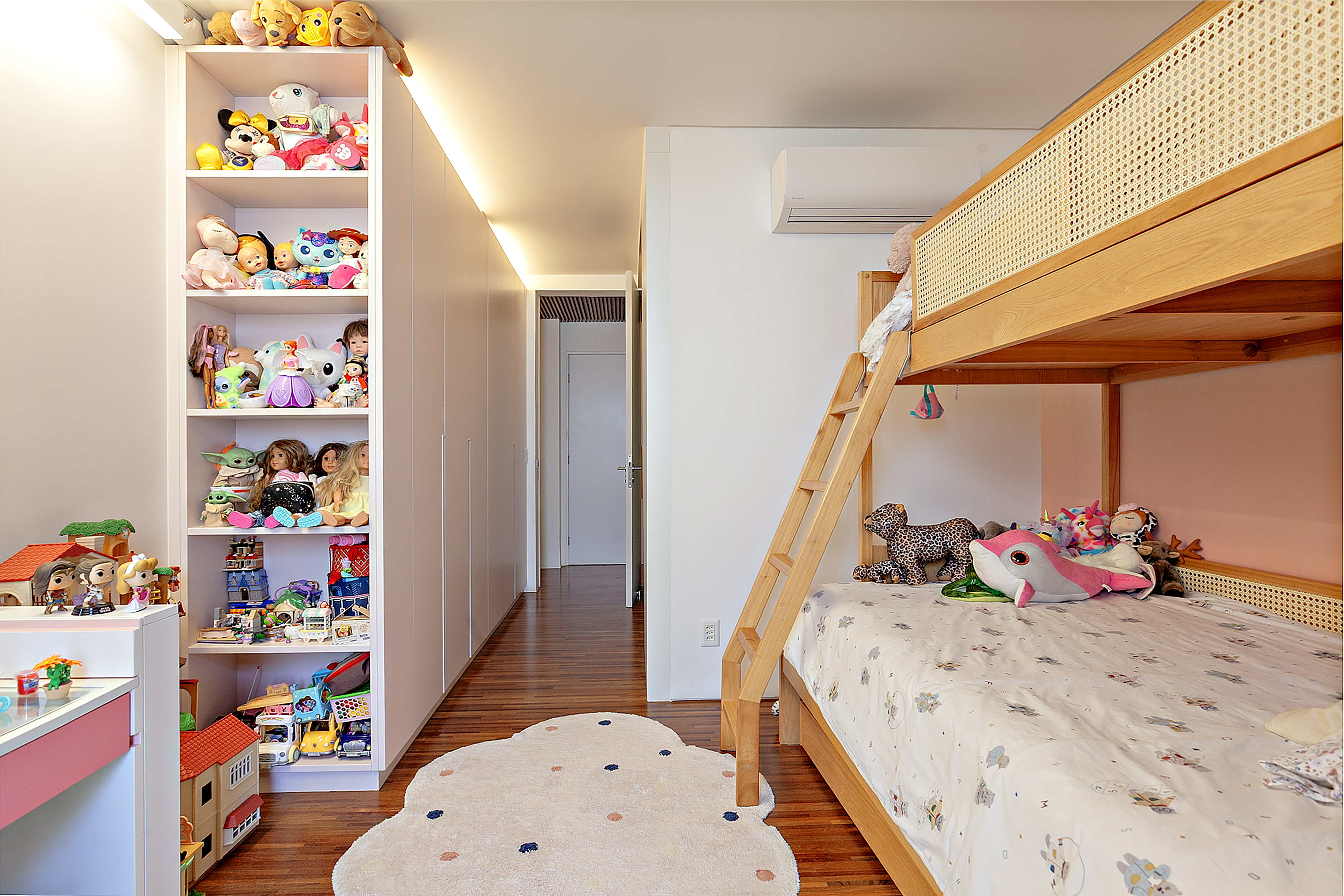  Contemporary residence in a private condominium with pool and integrated living - 物件實景