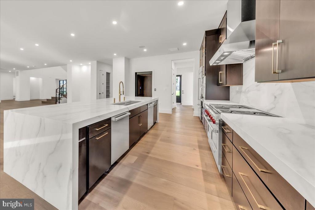 Oak Hill, Virginia, 20171, United States, 4 Bedrooms Bedrooms, ,6 BathroomsBathrooms,Residential,For Sale,1975250