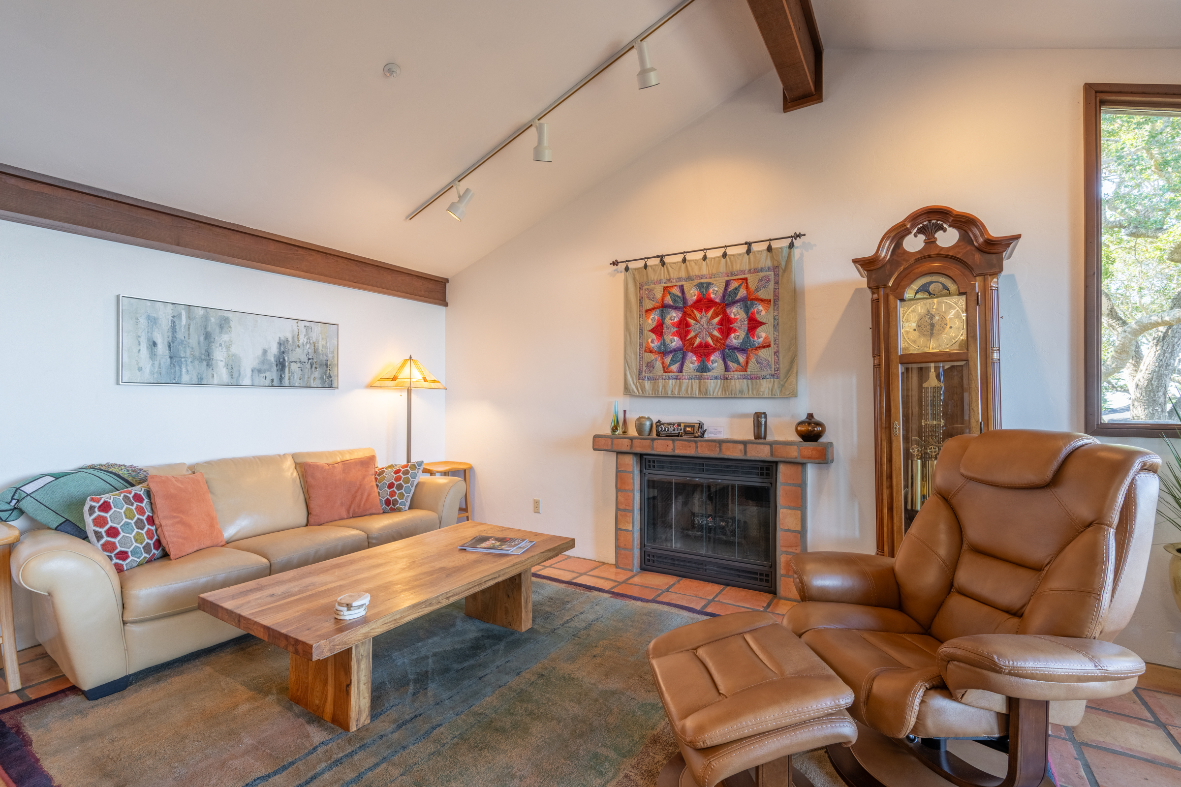  214 Crest Road - 物件實景