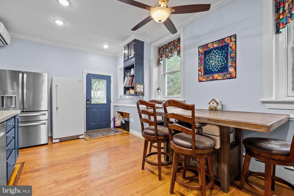Lansdowne, Pennsylvania, 19050, United States, 5 Bedrooms Bedrooms, ,3 BathroomsBathrooms,Residential,For Sale,1926052