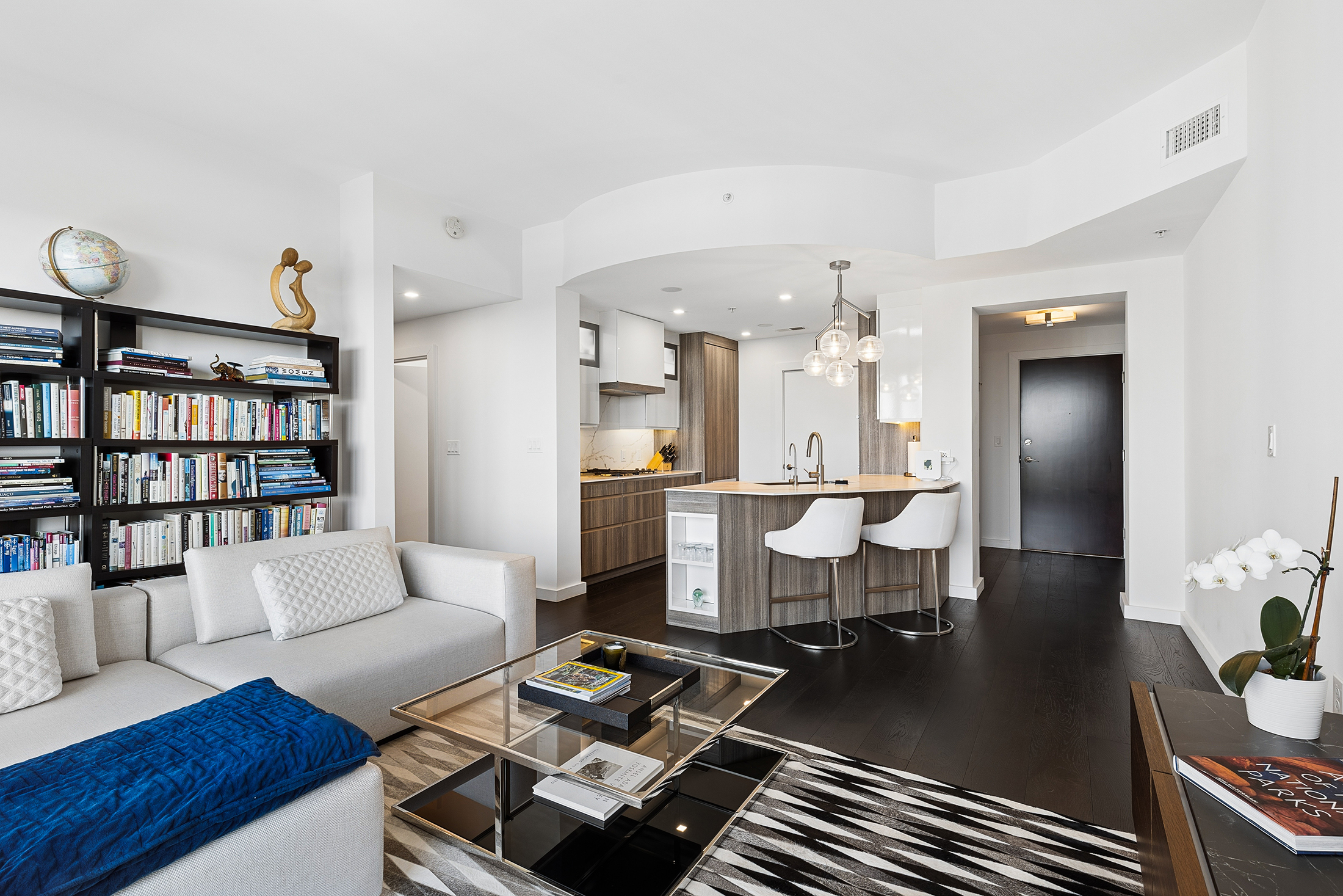  Exceptional One Bedroom Residence at Luxe - 物件實景