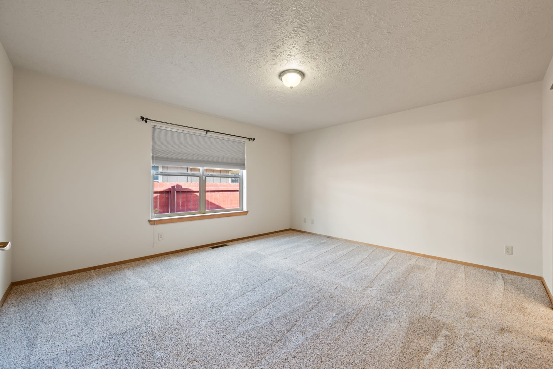  2330 NW 10th Street Redmond, OR 97756 - 物件實景