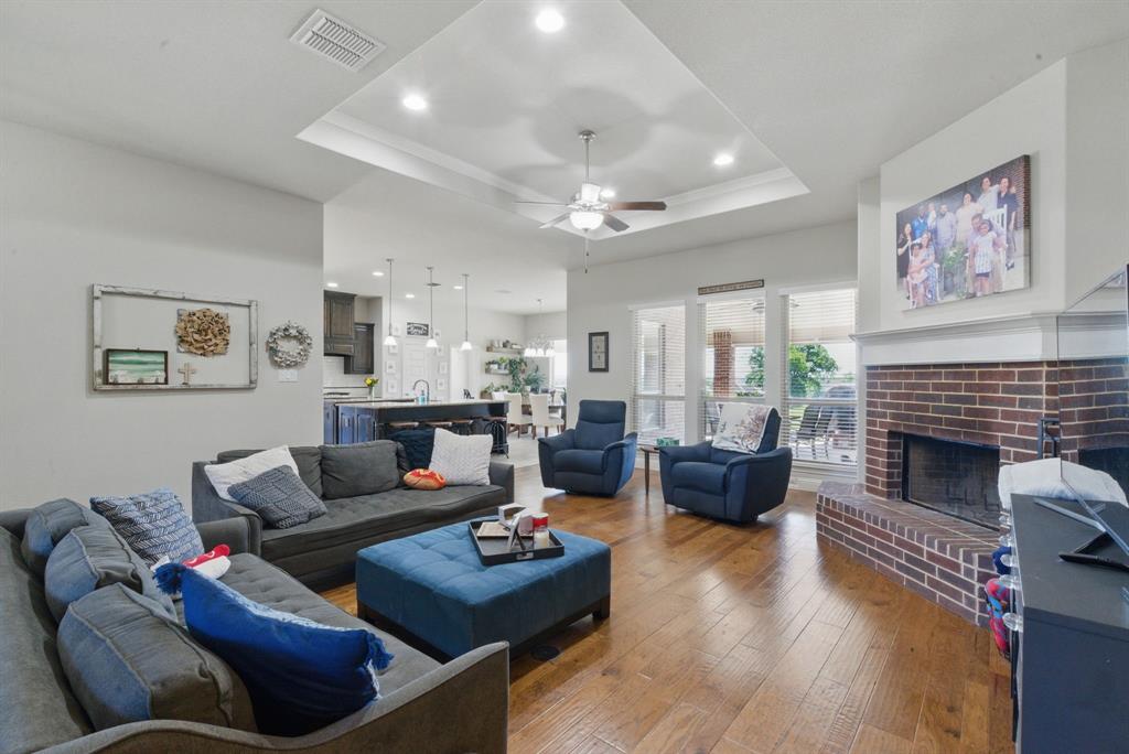 Weatherford, Texas, 76087, United States, 3 Bedrooms Bedrooms, ,3 BathroomsBathrooms,Residential,For Sale,1929986