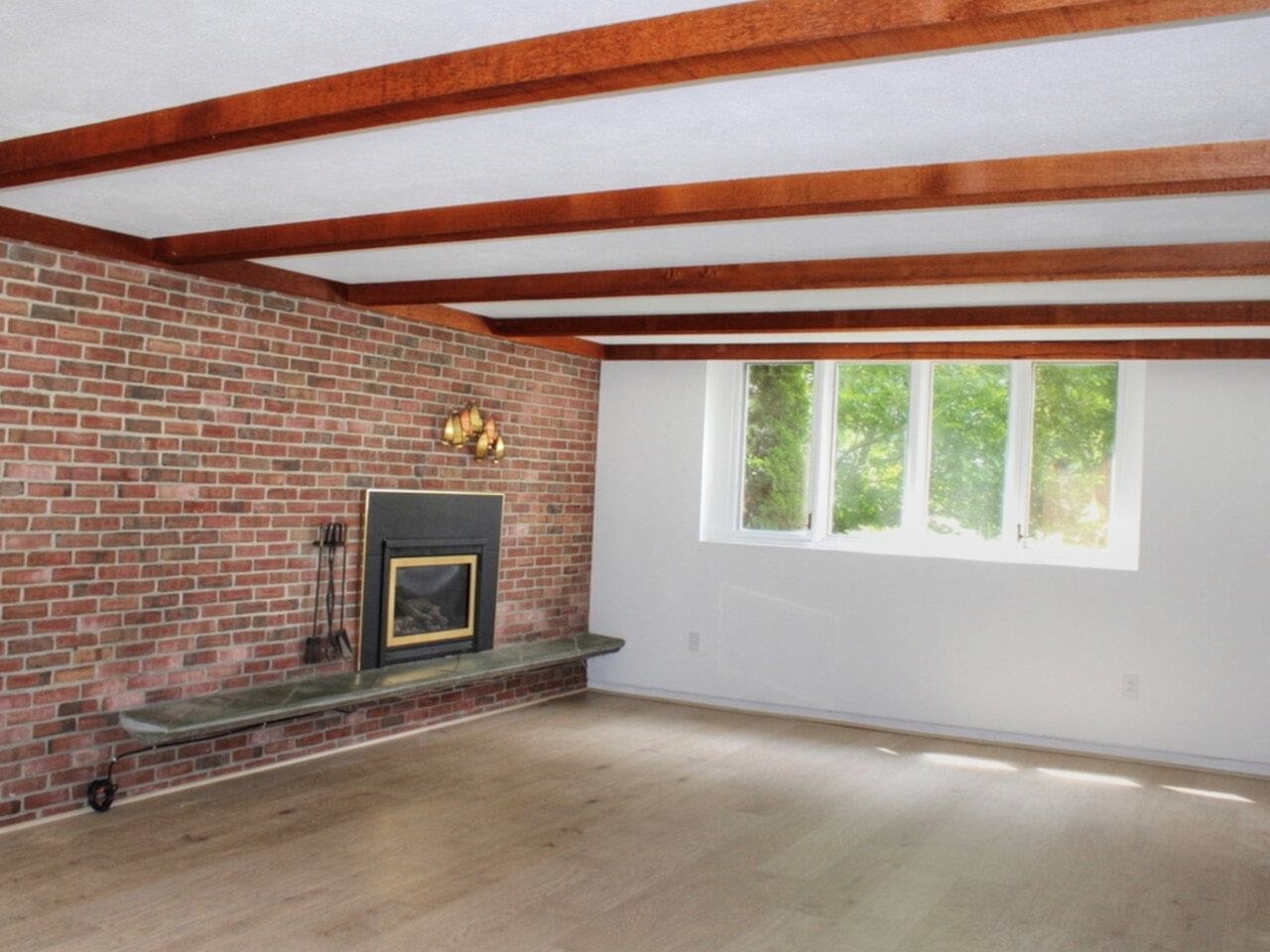 Burlington, Vermont, 05401, United States, 5 Bedrooms Bedrooms, ,2 BathroomsBathrooms,Residential,For Sale,1804397