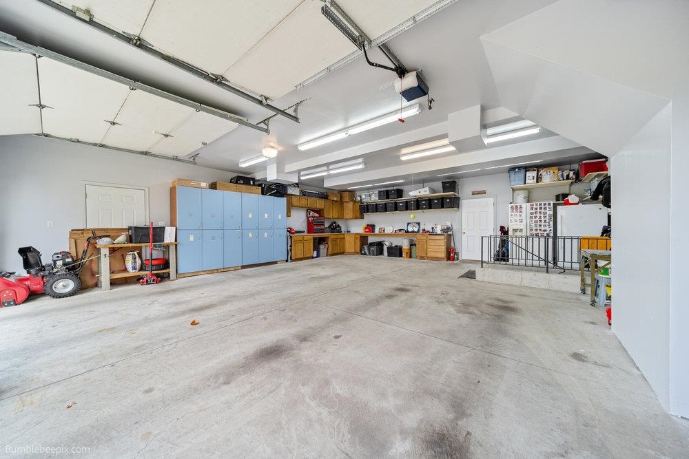 Newman Lake, Washington, 99025, United States, 4 Bedrooms Bedrooms, ,2 BathroomsBathrooms,Residential,For Sale,1987329