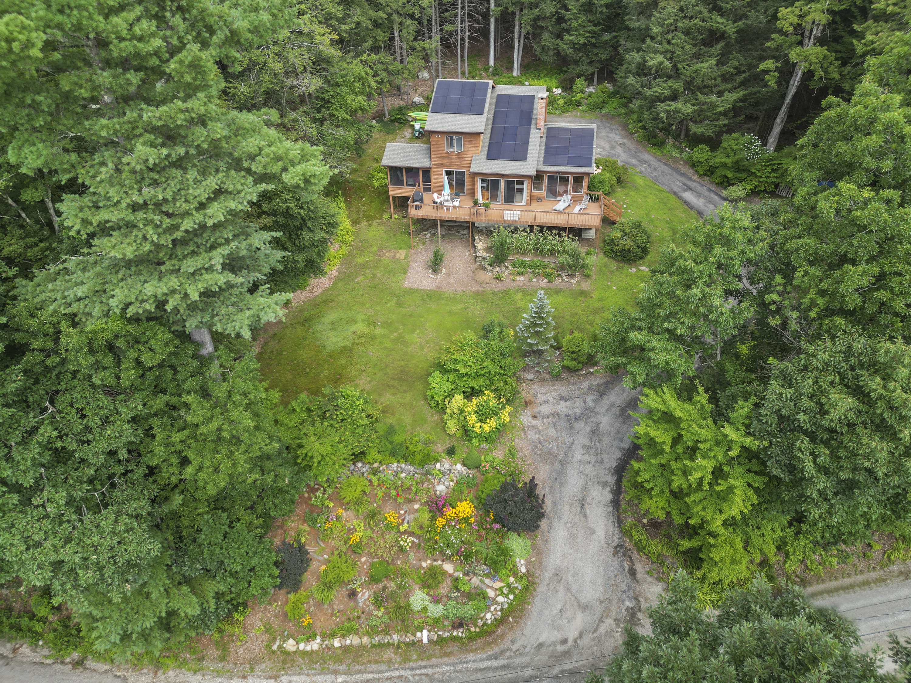  BUCOLIC COUNTRY SANCTUARY WITH MAJESTIC STONE FIREPLACE & DISTANT VIEWS - 物件實景