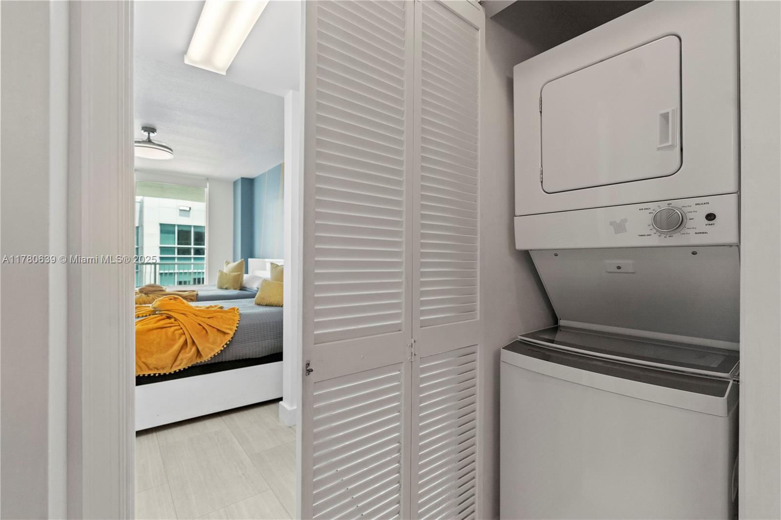 Miami, Florida, 33131, United States, 1 Bedroom Bedrooms, ,1 BathroomBathrooms,Residential,For Sale,1768107