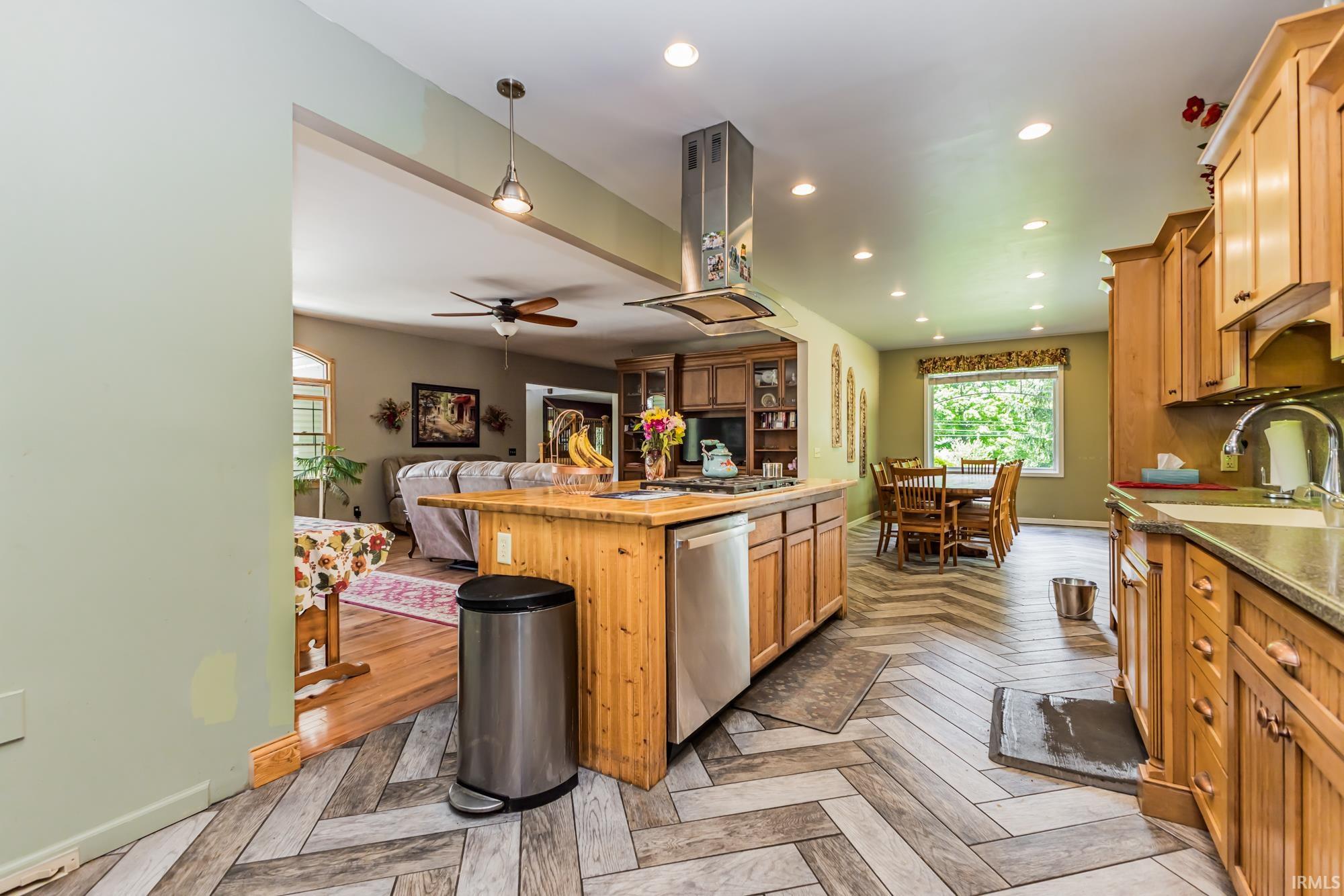 Angola, Indiana, 46730, United States, 6 Bedrooms Bedrooms, ,6 BathroomsBathrooms,Residential,For Sale,1973730