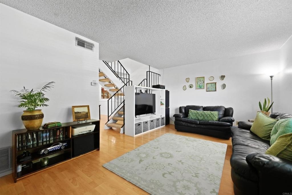 El Cajon, California, 92021, United States, 3 Bedrooms Bedrooms, ,3 BathroomsBathrooms,Residential,For Sale,1924837