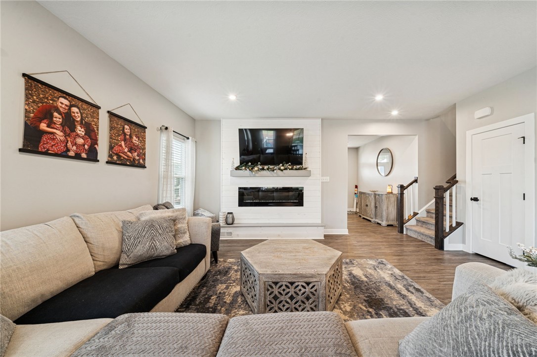 Penn Twp, Pennsylvania, 15644, United States, 4 Bedrooms Bedrooms, ,4 BathroomsBathrooms,Residential,For Sale,2010437