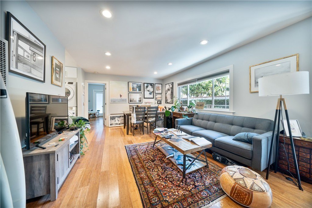Venice, California, 90291, United States, 10 Bedrooms Bedrooms, ,8 BathroomsBathrooms,Residential,For Sale,1826994