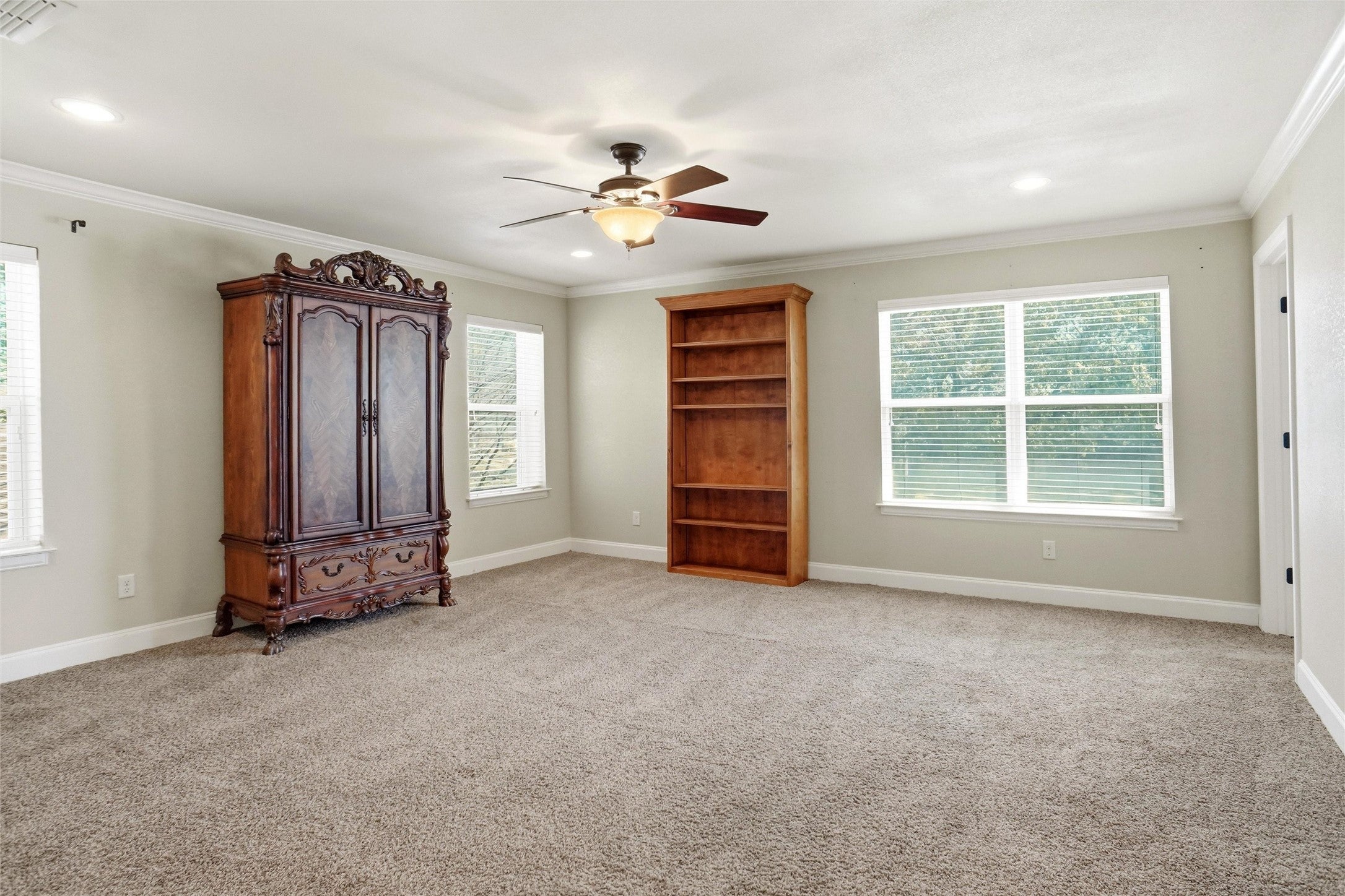 Hurst, Texas, 76054, United States, 4 Bedrooms Bedrooms, ,3 BathroomsBathrooms,Residential,For Sale,2024676