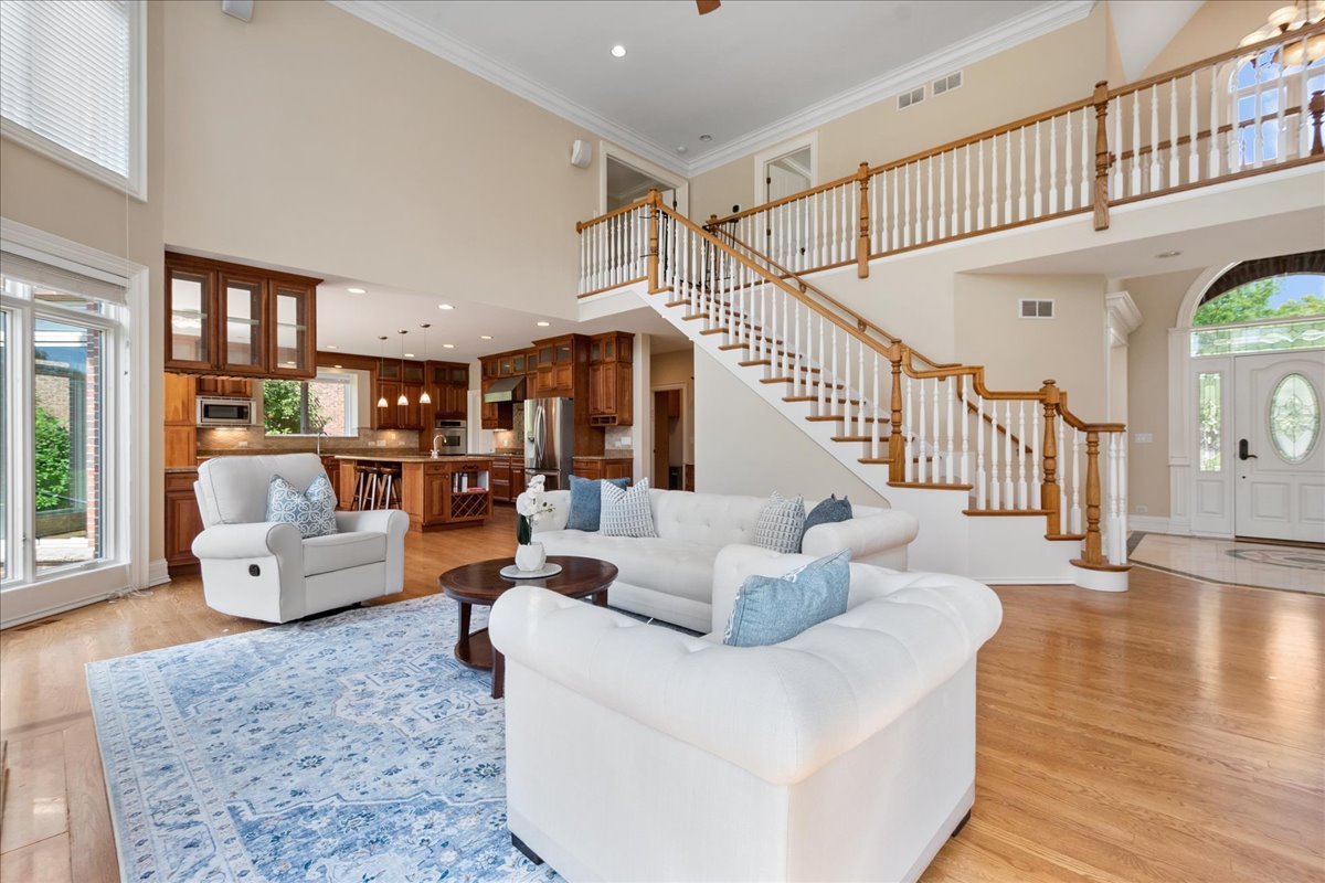Vernon Hills, Illinois, 60061, United States, 4 Bedrooms Bedrooms, ,4 BathroomsBathrooms,Residential,For Sale,1940393