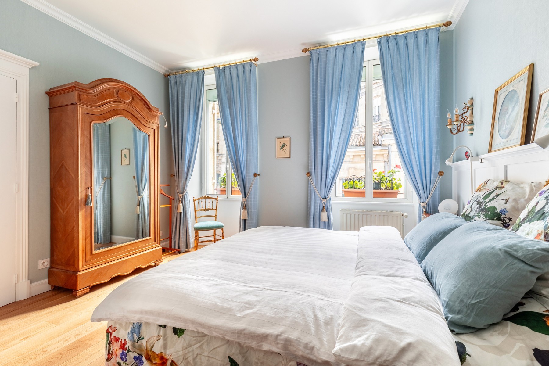  BORDEAUX – PUBLIC GARDEN – STONE TOWNHOUSE – PATIO – 250 SQM – GARAGE – ELEVATOR - 物件實景