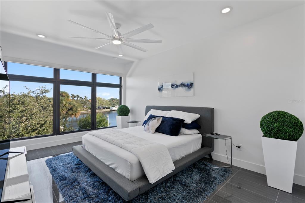 Tampa, Florida, 33606, United States, 4 Bedrooms Bedrooms, ,3 BathroomsBathrooms,Residential,For Sale,1998120