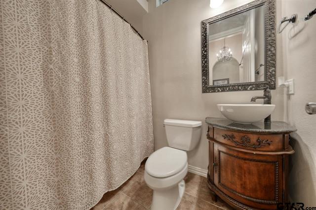 Lindale, Texas, 75771, United States, 4 Bedrooms Bedrooms, ,3 BathroomsBathrooms,Residential,For Sale,1983083