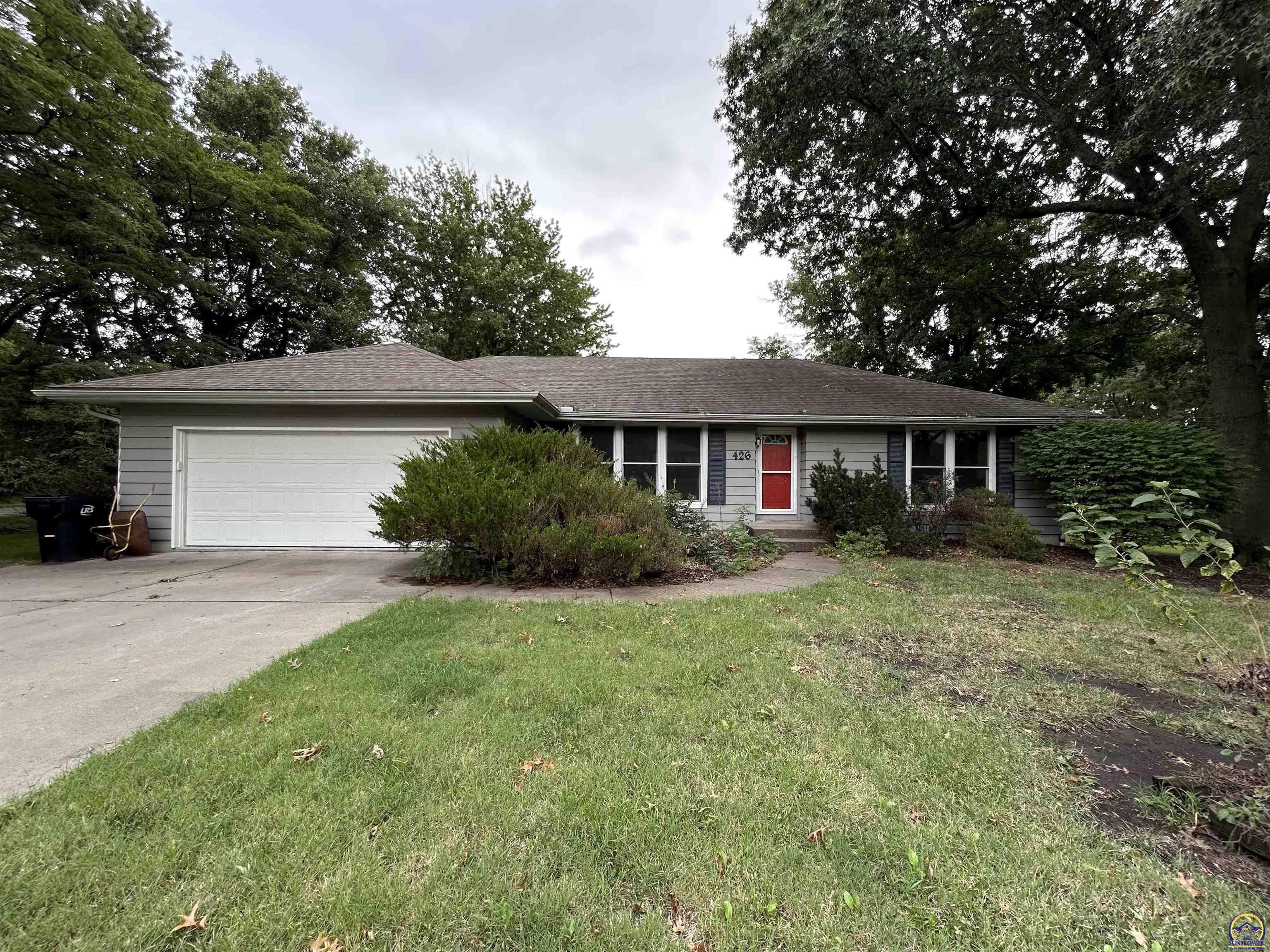 Comanche Dr, Holton, KS 66436