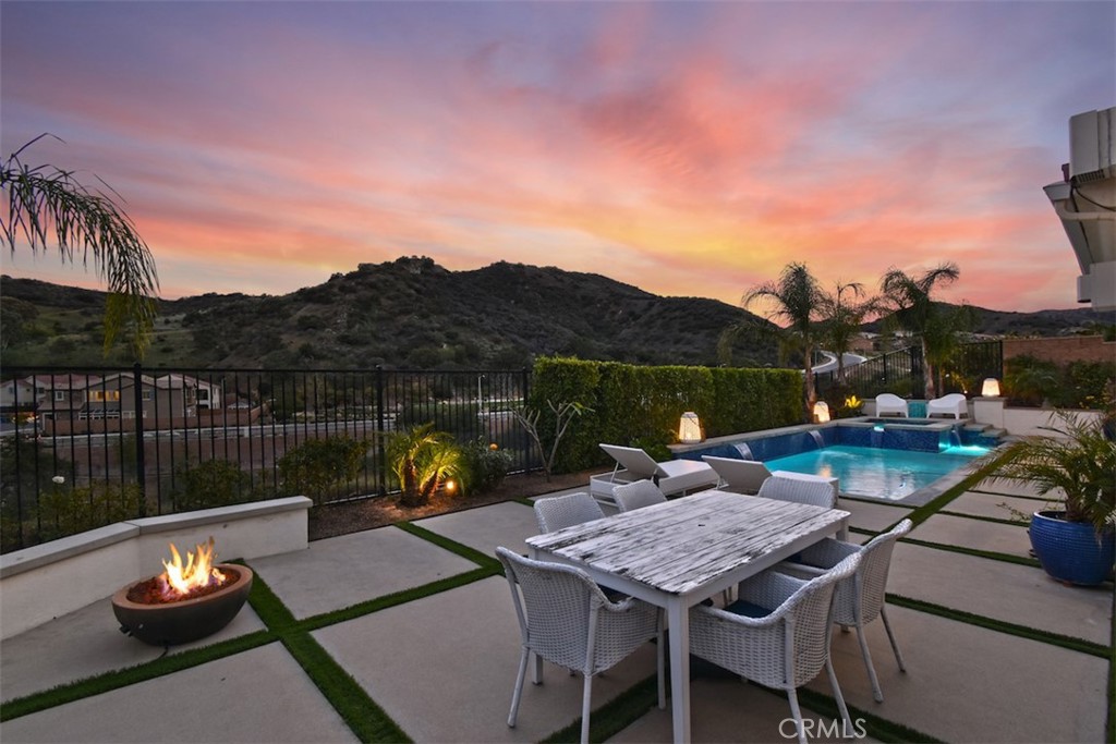 West Hills, California, 91304, United States, 5 Bedrooms Bedrooms, ,6 BathroomsBathrooms,Residential,For Sale,1847144