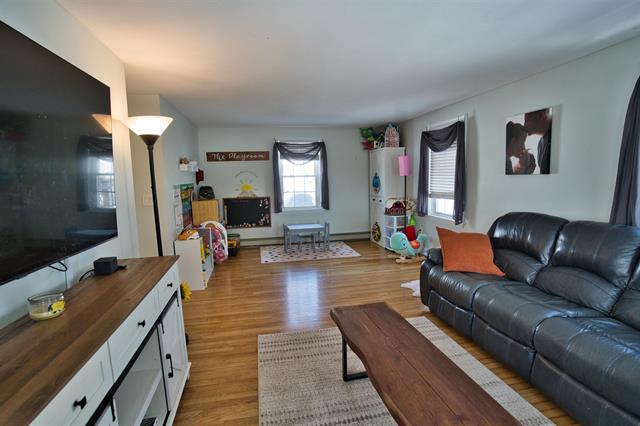 Manchester, New Hampshire, 03109, United States, 3 Bedrooms Bedrooms, ,2 BathroomsBathrooms,Residential,For Sale,2015323