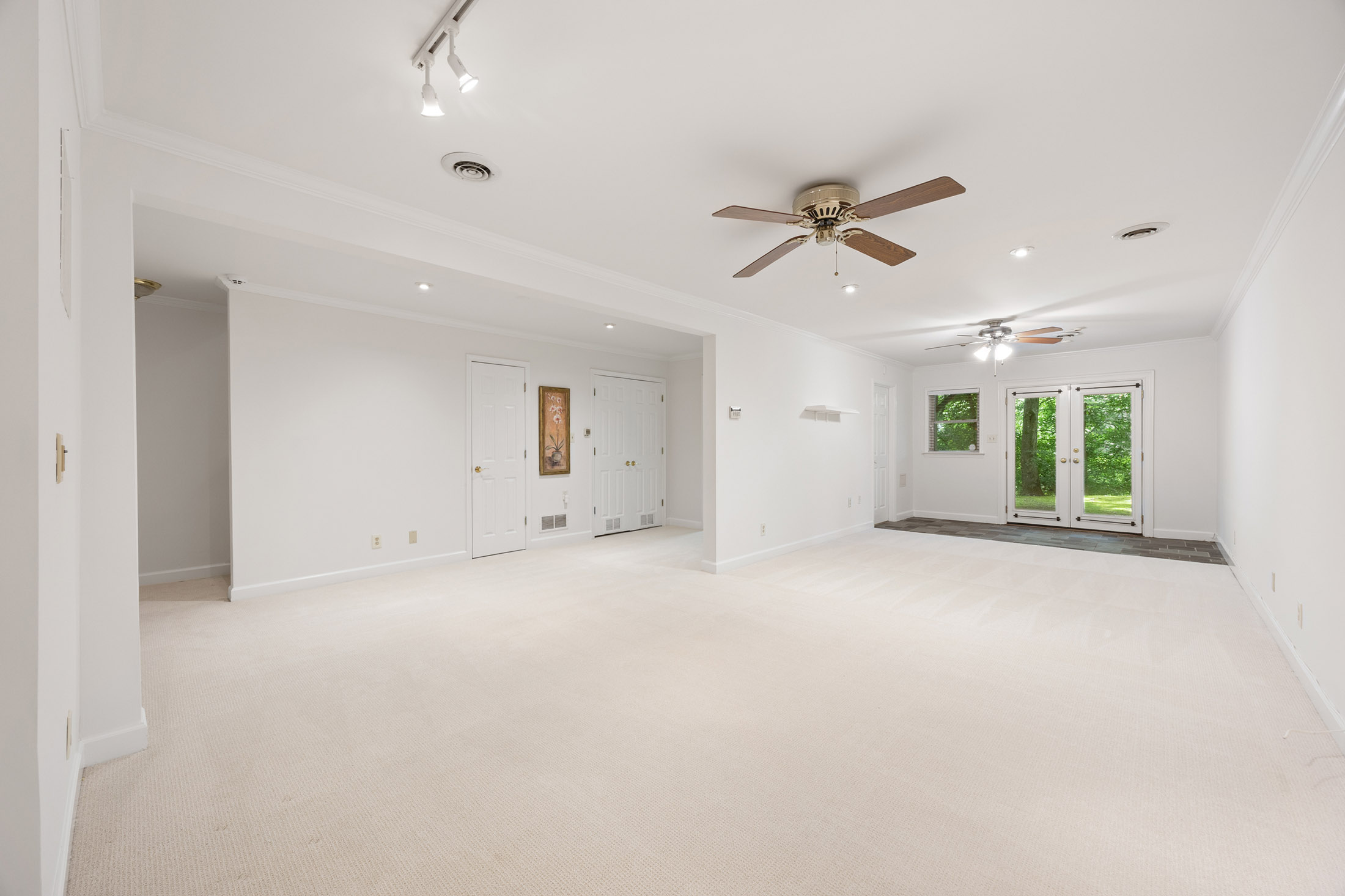 Morningside End-unit Townhome Combines Location, Privacy and Value - 物件實景