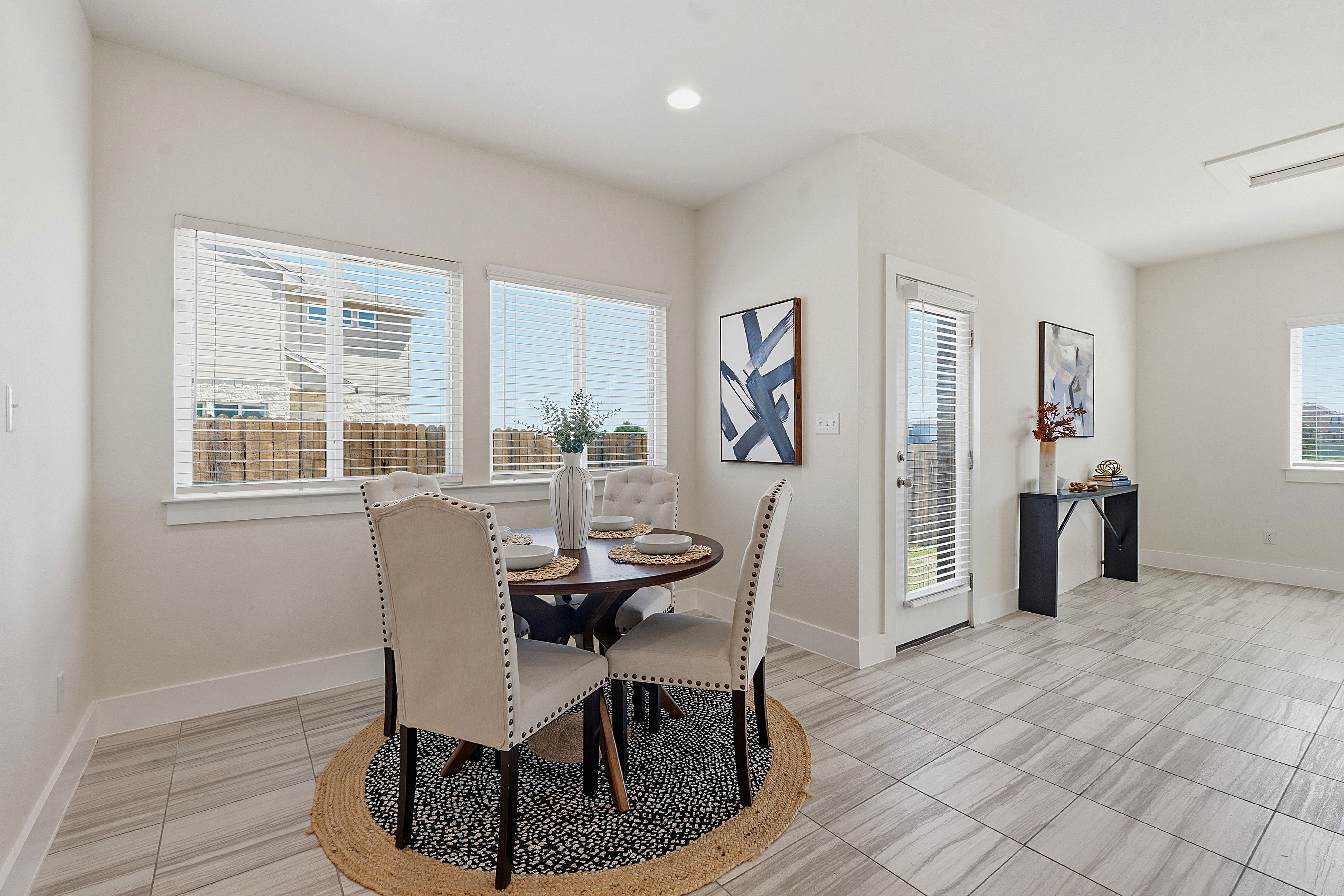  Aggressively Priced Better Than New End Unit Condo - 物件實景