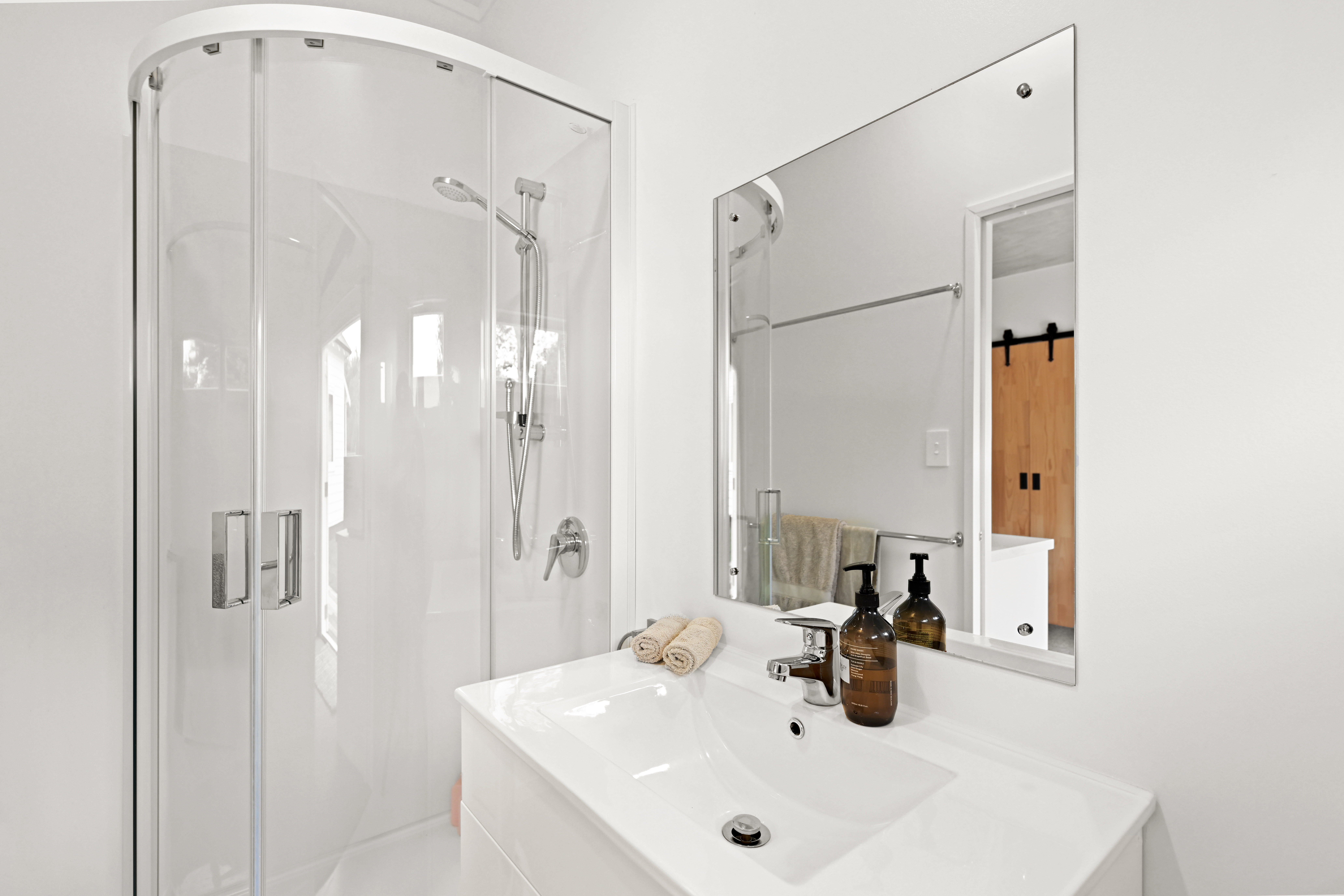  Chic Character with Acreage - 物件實景