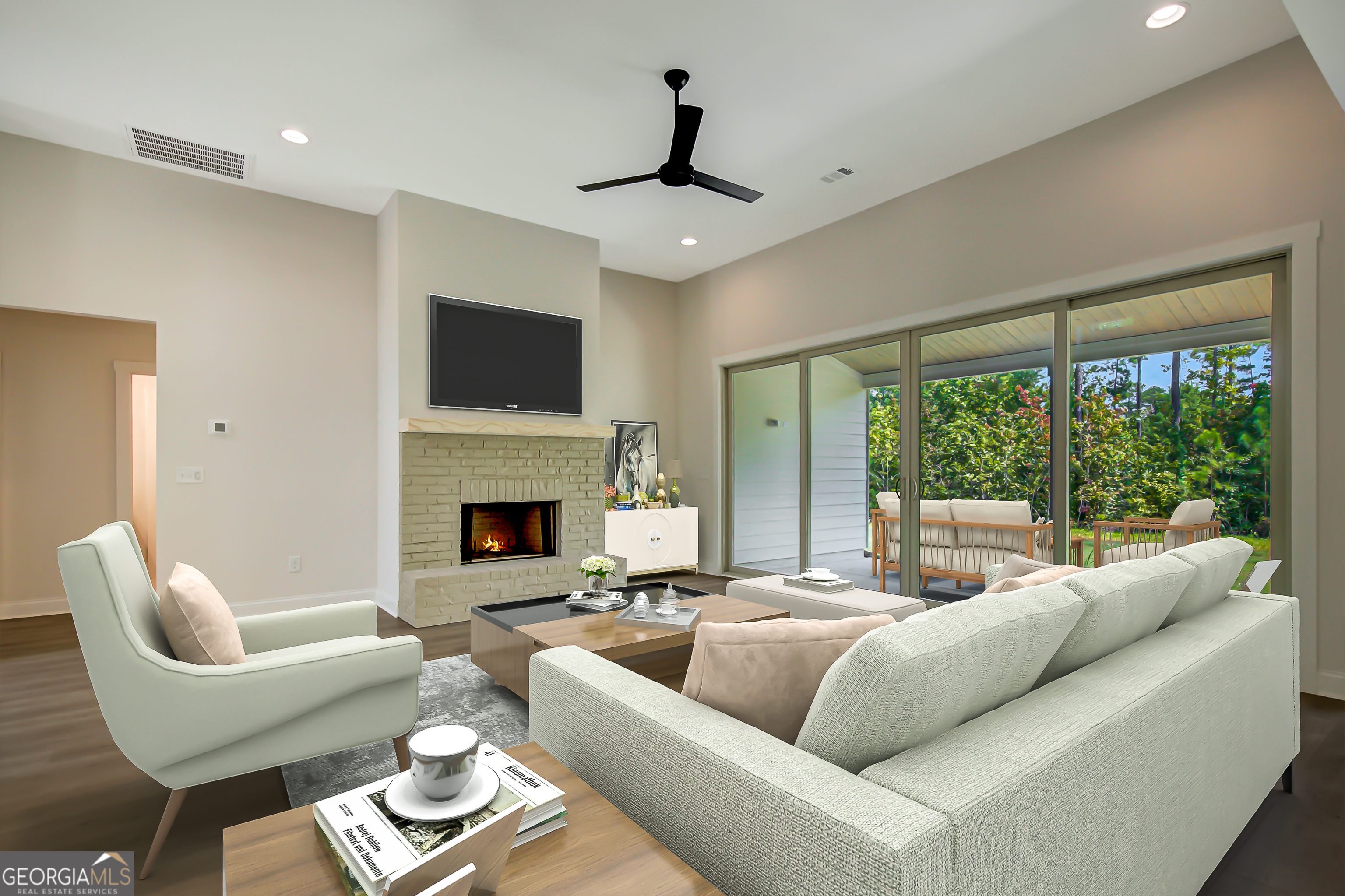 Senoia, Georgia, 30276, United States, 5 Bedrooms Bedrooms, ,4 BathroomsBathrooms,Residential,For Sale,1901806