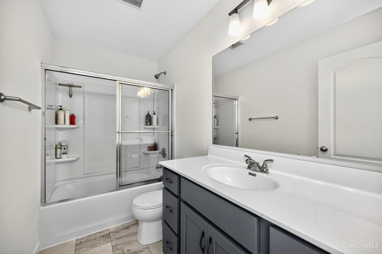 Turtle Creek Twp, Ohio, 45036, United States, 5 Bedrooms Bedrooms, ,4 BathroomsBathrooms,Residential,For Sale,1890162