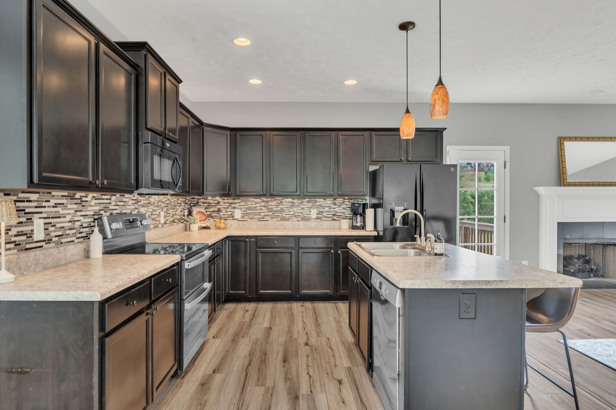 Hendersonville, Tennessee, 37075, United States, 4 Bedrooms Bedrooms, ,3 BathroomsBathrooms,Residential,For Sale,1870626