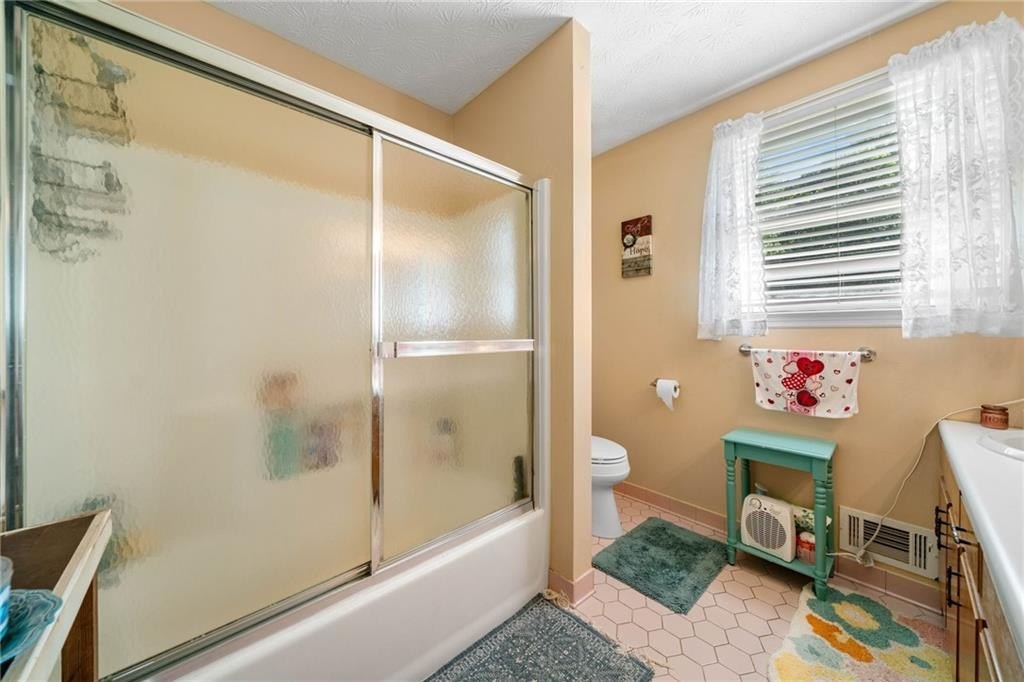 Dawsonville, Georgia, 30534, United States, 4 Bedrooms Bedrooms, ,3 BathroomsBathrooms,Residential,For Sale,1977797