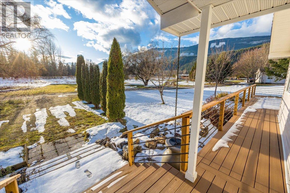 SICAMOUS, British Columbia, V0E 2V4, CA, 2 Bedrooms Bedrooms, ,2 BathroomsBathrooms,Residential,For Sale,1949682