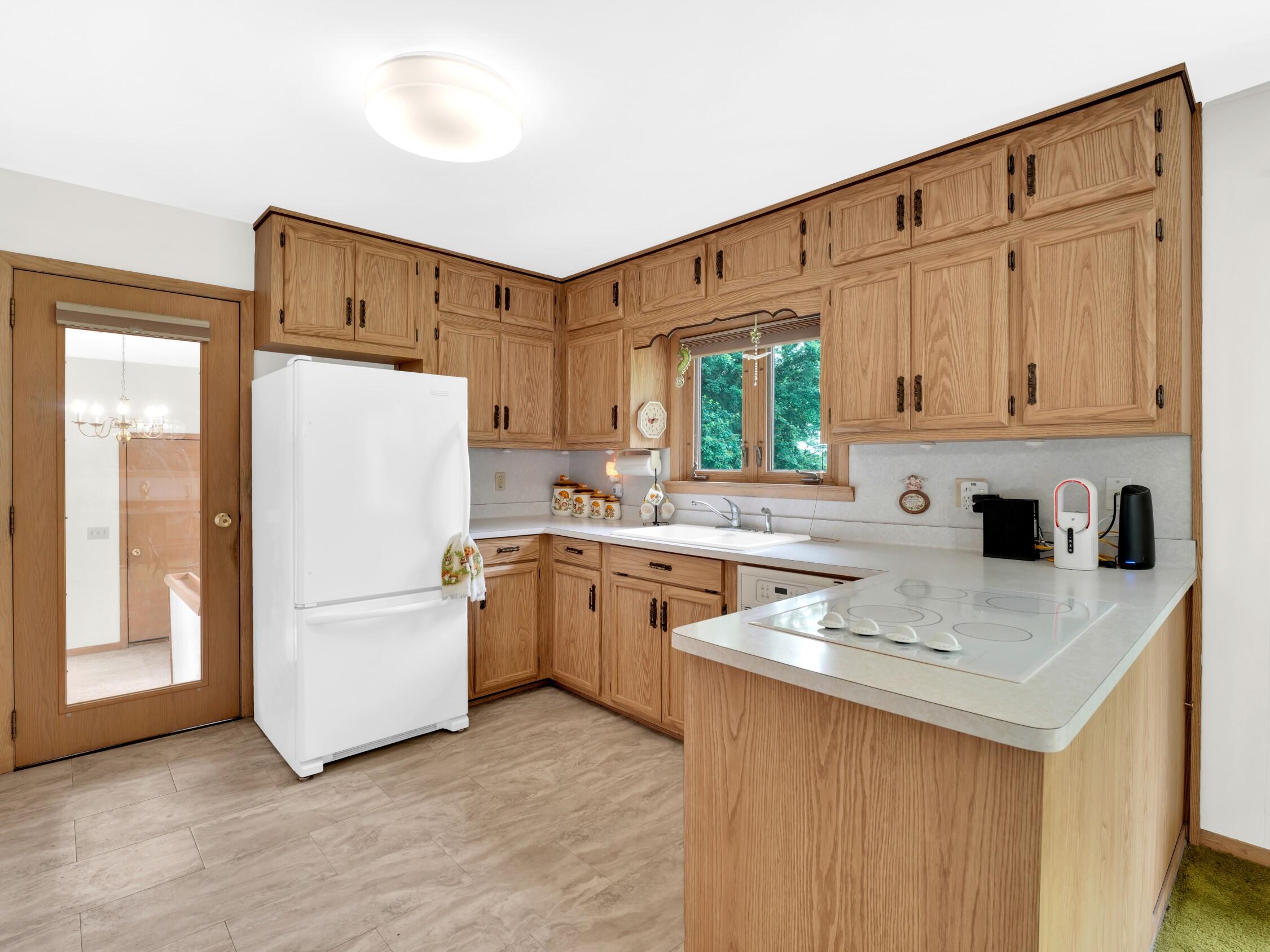 Whitewater, Wisconsin, 53190, United States, 5 Bedrooms Bedrooms, ,2 BathroomsBathrooms,Residential,For Sale,1877600