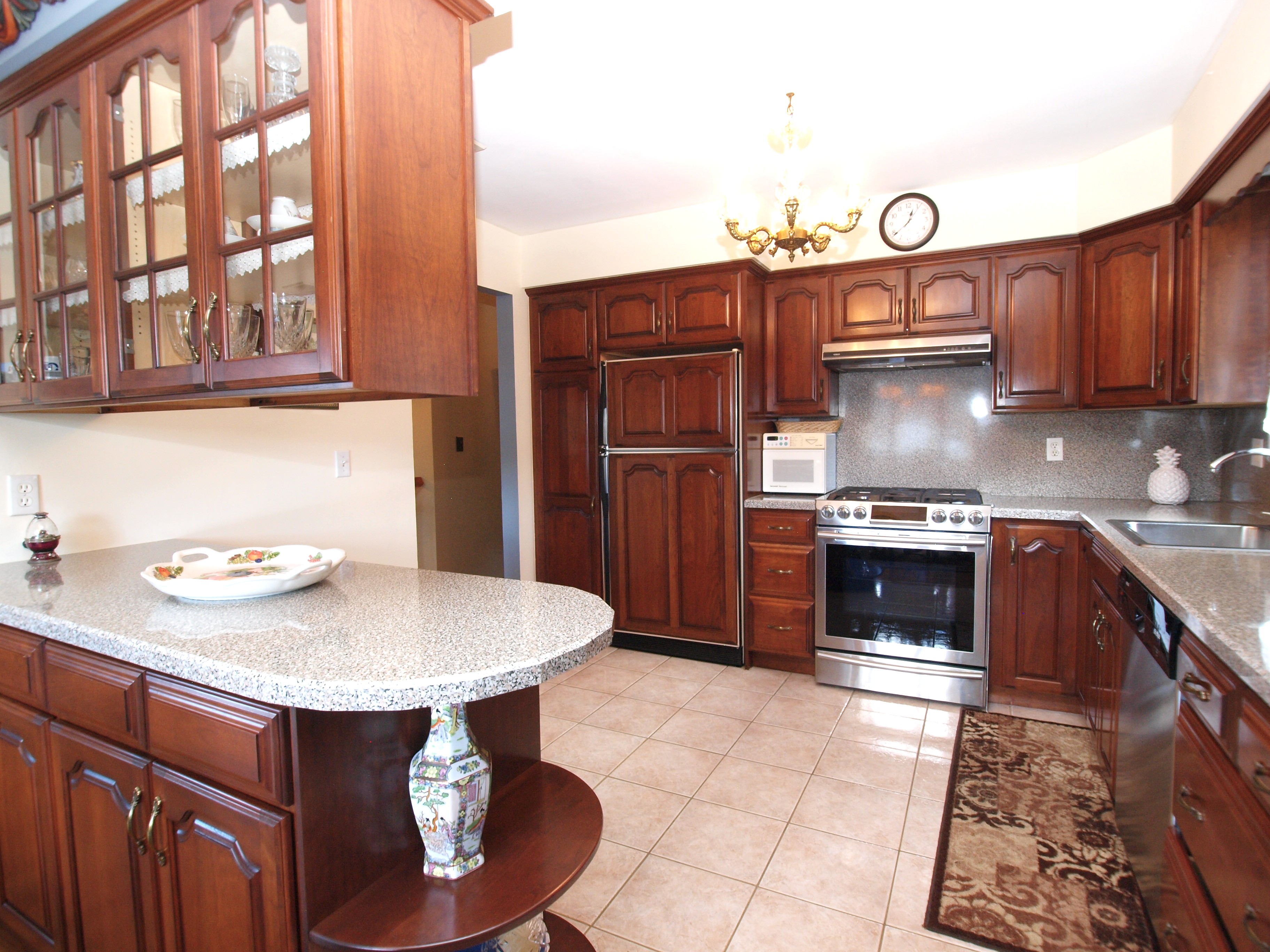 Pompton Plains, New Jersey, 07444, United States, 3 Bedrooms Bedrooms, ,2 BathroomsBathrooms,Residential,For Sale,1937203